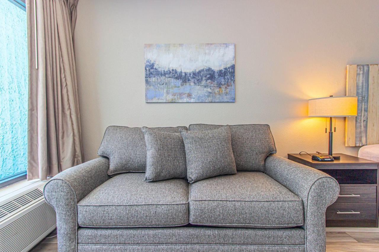 Landmark Resort King Suite Unit 710 Beautifully Updated Sleeps 4 マートルビーチ 部屋 写真